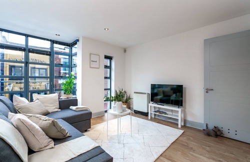 City Centre Dublin Apartment | Modern Apartment in the Heart of Temple Bar area, Dublin city center