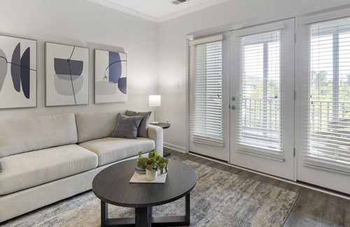 Chesapeake Apartment | Modern Apartment in Prime Location (ID1388X013)