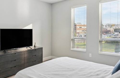 Roselawn Finance Apartment | Modern Apartment in Prime Location (ID1394X980)