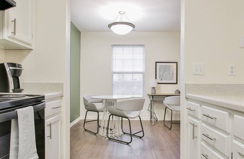Fort Wayne Apartment | Modern Apartment in Prime Location (ID8475X16)