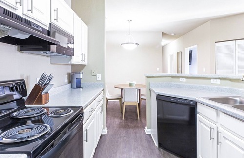 Fort Wayne Apartment | Modern Apartment in Prime Location (ID8693X2)