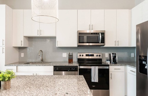 Keller Apartment | Modern Apartment in Prime Location (ID2092X33)