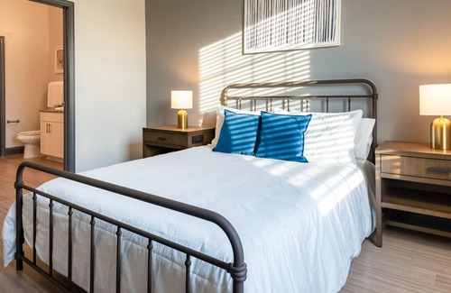 Keller Apartment | Modern Apartment in Prime Location (ID2092X33)