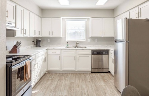Georgetown Apartment | Modern Apartment in Prime Location (ID2934X08)