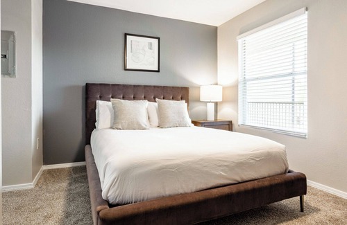 Georgetown Apartment | Modern Apartment in Prime Location (ID2934X08)