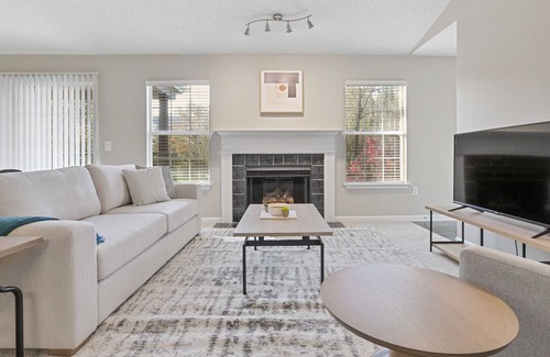 Greensboro Apartment | Modern Apartment in Prime Location (ID7392X21)