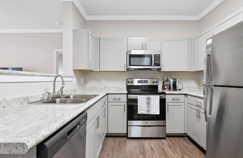 Jamestown Apartment | Modern Apartment in Prime Location (ID8542X39)