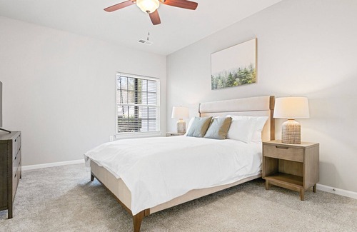 Jamestown Apartment | Modern Apartment in Prime Location (ID8542X39)