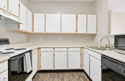 Jamestown Apartment | Modern Apartment in Prime Location (ID8541X05)