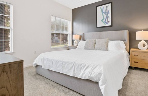 Jamestown Apartment | Modern Apartment in Prime Location (ID8541X05)