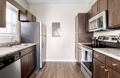 Jamestown Apartment | Modern Apartment in Prime Location (ID1165X915)