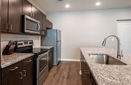 Huntsville Apartment | Modern Apartment in Prime Location (ID3736X9)
