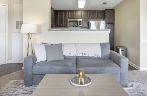 Midlothian Apartment | Modern Apartment in Prime Location (ID7856X82)