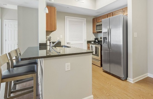Midlothian Apartment | Modern Apartment in Prime Location (ID1264X851)
