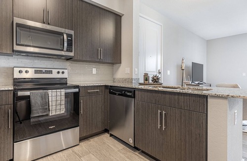 Three Oaks Apartment | Modern Apartment in Prime Location (ID6805X00)