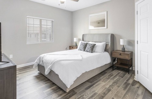 Wake Forest Apartment | Modern Apartment in Prime Location (ID7327X28)