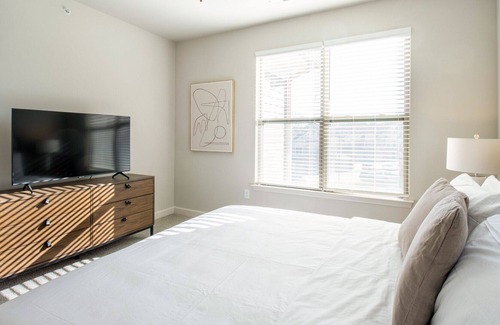 Wake Forest Apartment | Modern Apartment in Prime Location (ID8251X95)