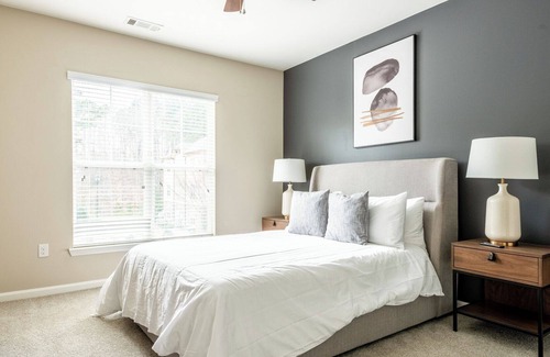 Wake Forest Apartment | Modern Apartment in Prime Location (ID7358X81)