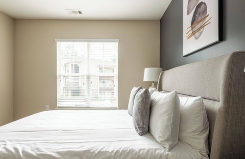 Wake Forest Apartment | Modern Apartment in Prime Location (ID7358X81)