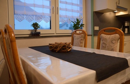 Weinsheim Apartment | Modern Apartment in Weinsheim with Terrace