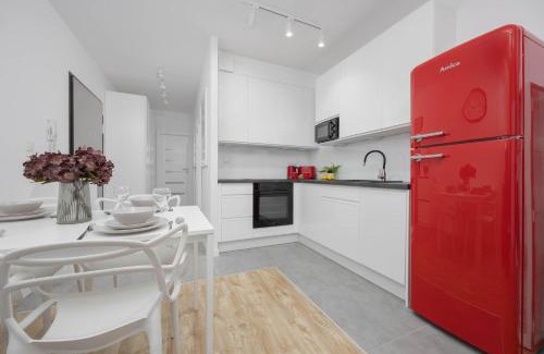 Ursus Apartment | Modern Apartment in Warsaw with Garden and Parking by Noclegi Renters