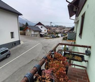 Jesenice Apartment | Modern Apartment Javornik