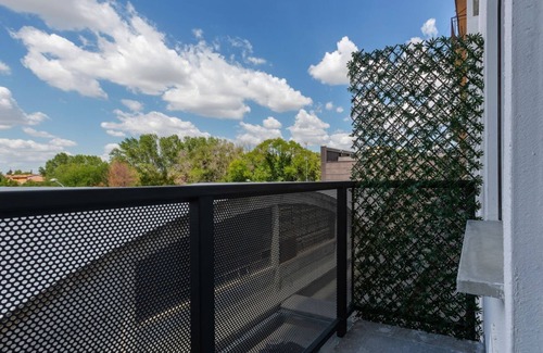 Bolognina Apartment | Modern apartment located on the second floor of a building, equipped with a lift (to access it you have to climb 6 steps)45 sqm apartment, with bedroom and bathroom. The whole house is equipped with an internet connection.Essential services such as super