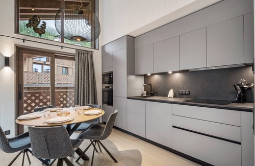Le Praz Apartment | Modern Apartment Near Courchevel Le Praz Slopes with Parking & Wi-Fi