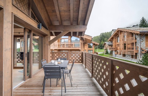 Le Praz Apartment | Modern Apartment Near Courchevel Le Praz Slopes with Parking & Wi-Fi