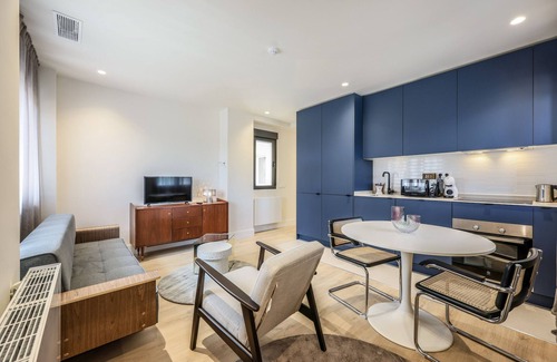 Puerta del Angel Apartment | Modern apartment near the Royal Palace 08