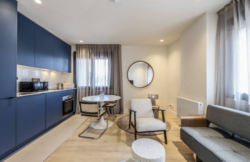 Puerta del Angel Apartment | Modern apartment near the Royal Palace 08