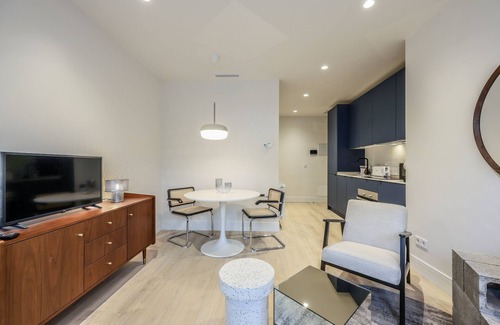 Puerta del Angel Apartment | Modern apartment near the Royal Palace 11