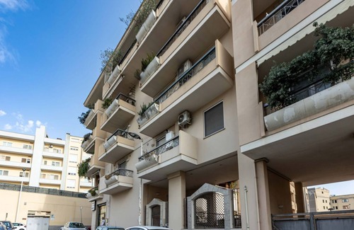 Cagliari Apartment | Modern apartment of about 55sqm, located on the first floor of a building with a lift (steps to access), can accommodate up to 2 people.The accommodation is located in a central district, served by all the main services: bars, restaurants, supermarkets,