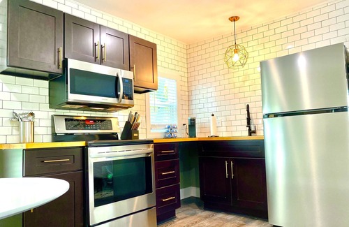 Mena Apartment | Modern Apartment on The Talimena Scenic Byway-walk to downtown