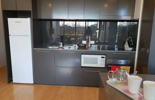 Lyneham Apartment | Modern Apartment - Prime Location with Heated Pool