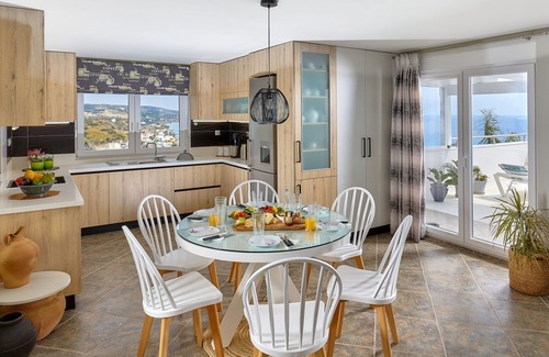 Kastri House | Modern Apartment, sunny, with a unique view of the Cretan sea!