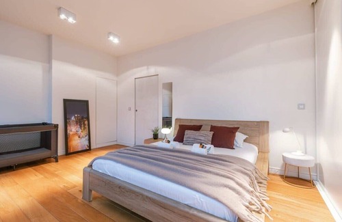 Antwerp Apartment | Modern apartment with two large rooftop terraces