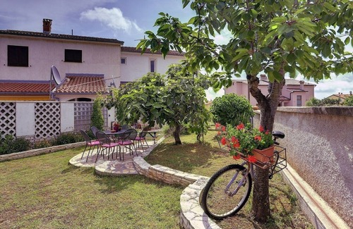 Liznjan Apartment | Modern apartment with BBQ, sea view, WiFi