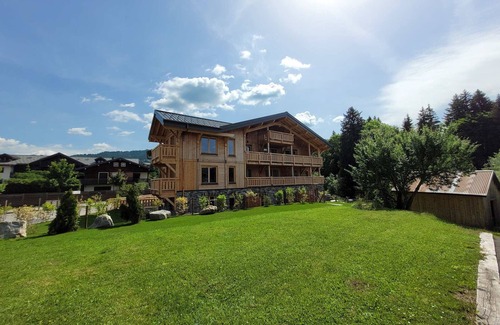 Les Gets Apartment | Modern Apartment with Sunlit Terrace, Close to Ski Slopes and Village Amenities