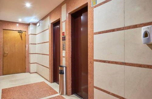 Lumiar Apartment | Modern apartment with garage and pool