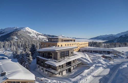 Hochkrimml Apartment | Modern apartment with mountain view, sauna, and proximity to the lift in the Zil