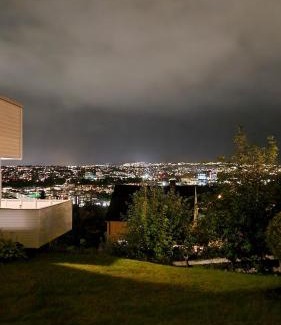 Trondheim Apartment | Modern apartment with stunning view over city
