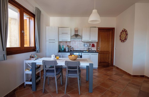 Budoni Apartment | Modern apartment with sea view and pool