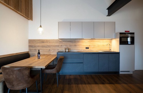 Terento Apartment | Modern Apartment “Wohnung 7” with Mountain View, Wi-Fi, Balcony & Terrace