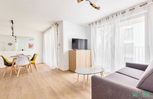 Champigny-sur-Marne Apartment | Modern Apt with Balcony -6P-Proche Disney/Paris