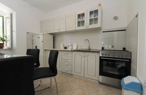 Kastel Stari Apartment | Modern apt in the stone house in the very center