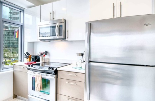 East Cambridge Apartment | Modern Apt with Access to Sky Terrace