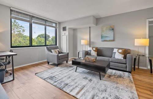 White Plains Apartment | Modern Apt with Kitchen and Gym