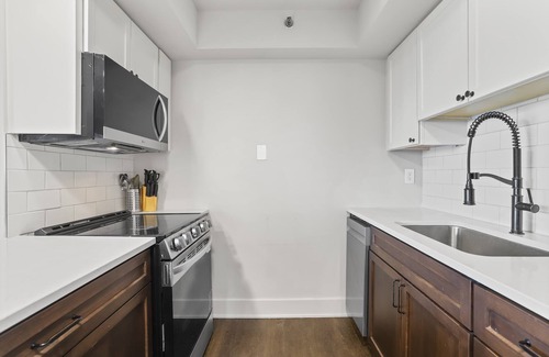 Pentagon City Apartment | Modern Arlington Gem - Stylish Apt with City Views