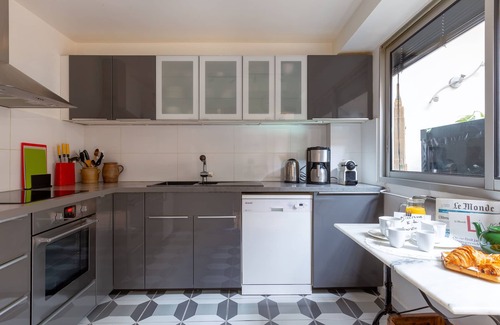 Grenelle House | Modern Artist's House near the Eiffel Tower